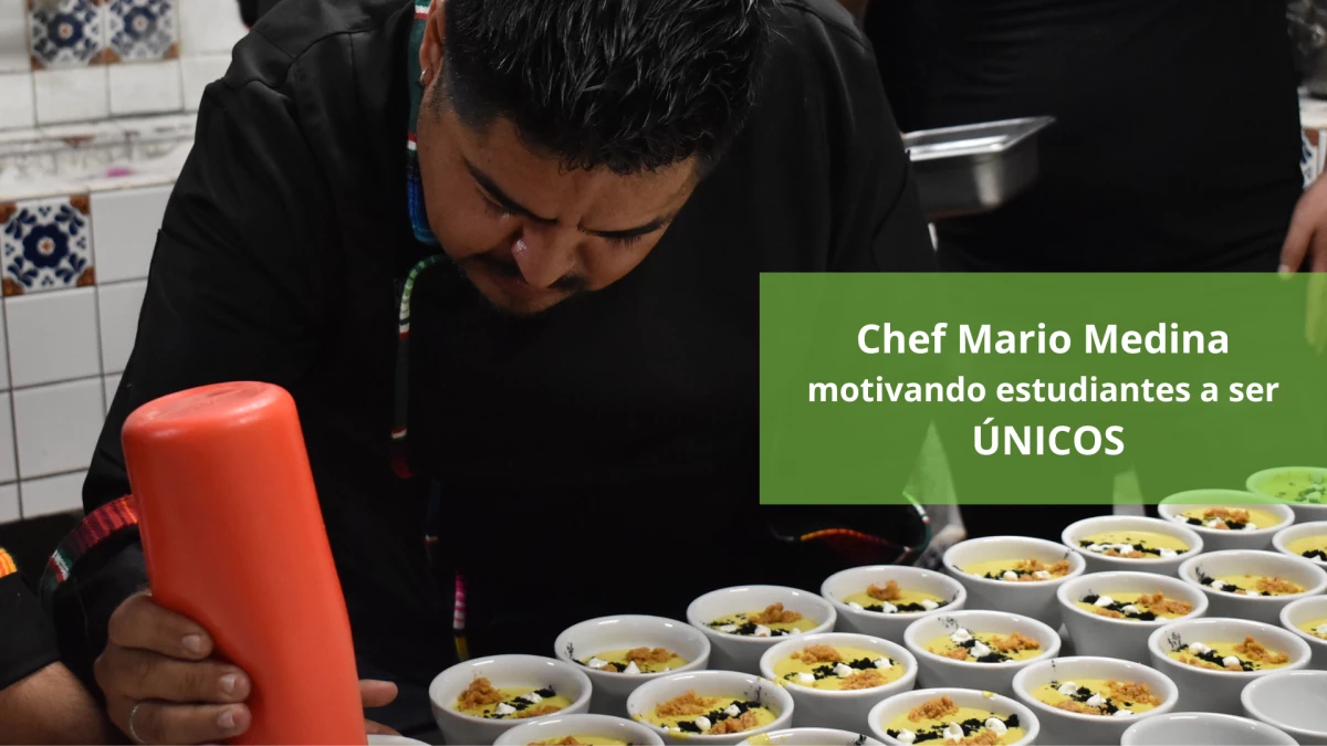 Chef Mario Medina, motivando a alumnos de CONALEP en Tecate